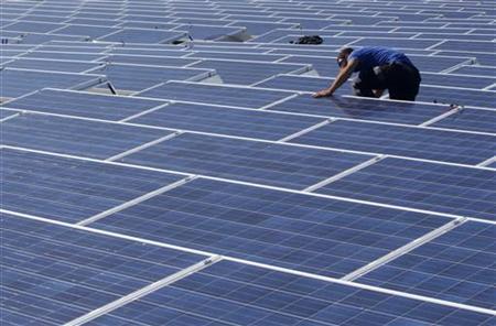 Dark Clouds Threaten Solar Makers' Future Photo: Denis Balibouse