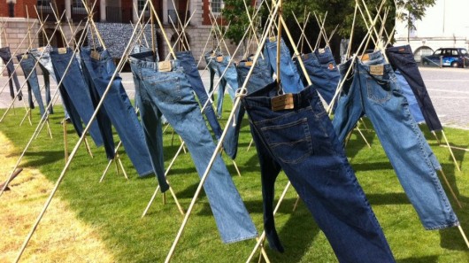Clothing treated with the CatClo laundry additive can remove nitrogen oxides from the air